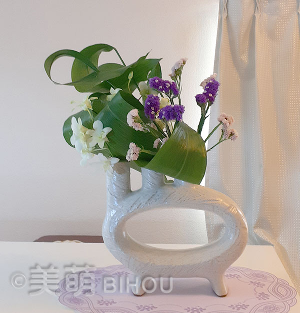 花材:ハラン デンファレラン スターチス